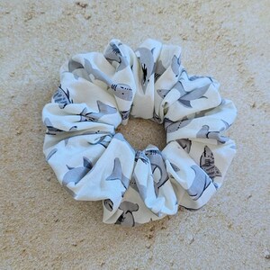 Shark Hair Scrunchie Cute Accessory Beach Style Elastic Band Marine Animal Ocean Theme Summer Fashion Gray Aquatic Tie Design Handmade bild 6