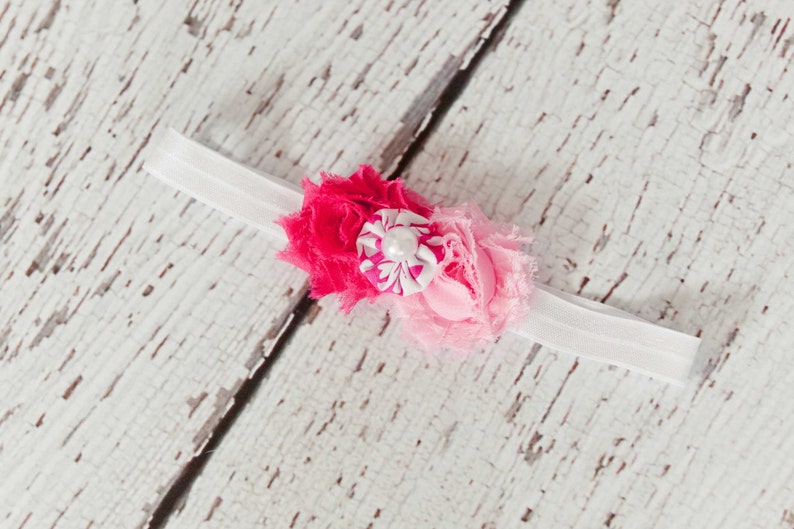 Baby Girl/'s 1st Birthday Outfit-Onesie or T-Shirt with 3D Present Detail /& Age Number and Light Pink White and Hot Pink Ribbon Trim Tutu