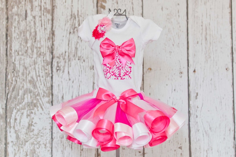 Baby Girl/'s 1st Birthday Outfit-Onesie or T-Shirt with 3D Present Detail /& Age Number and Light Pink White and Hot Pink Ribbon Trim Tutu