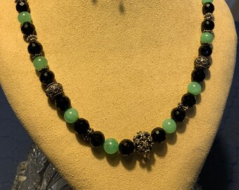 Lovely 32" Beaded Necklace with Chrysoprase & Onyx Beads #2579