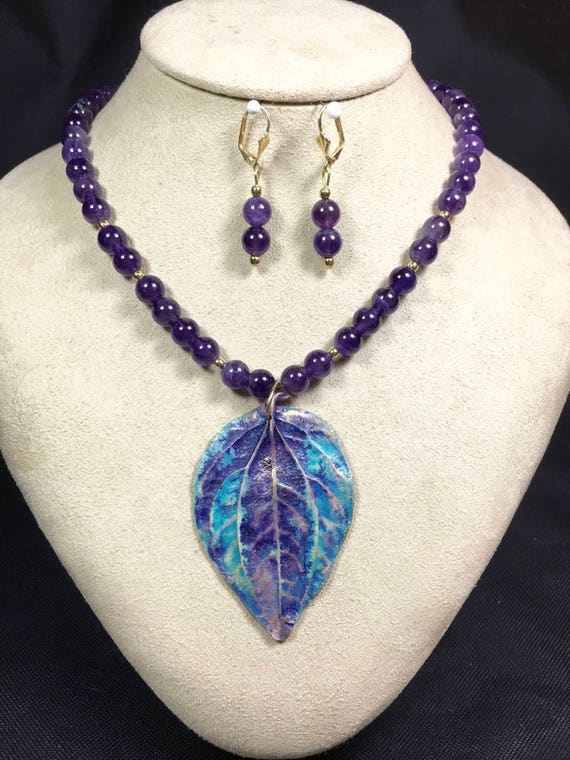 #2488 Stunning Helen Backhouse Leaf is the focal point of this gorgeous 20 Amethyst necklace
