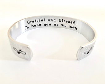 Mom gift, Mom Birthday, Mother's Day Gift, mom bracelet, mother in law gift, grandma gift, personalized bracelet.