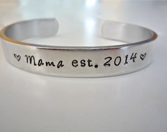 New Mom Gift, Mom-to-be, Baby Shower gift, &quot;Best Mom Ever&quot;,-Personalized Bracelet, Mother of the Bride Gift,  by TheSilverSwing
