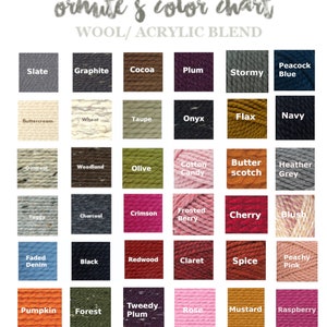 Pu&ograve; includere: Tabella colori con filato misto lana e acrilico in varie tonalit&agrave;. I colori includono ardesia, grafite, cacao, prugna, tempestoso, blu pavone, crema di burro, grano, talpa, onice, lino e blu navy. Altri colori sono avena, bosco, oliva, zucchero filato, butterscotch e grigio erica.