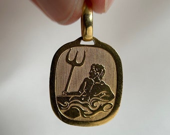 Beautiful 18KT Gold Aquarius Pendant, Detailed Etching Gold Zodiac Pendant, Man with Trident, Aquarius Necklace, Astrological Sign Charm