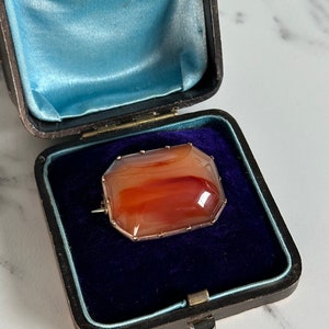 Vintage 10KT Gold Carnelian Agate Brooch, Octagon Cabochon Orange Gemstone Brooch, High Polish Carnelian Agate Pin with Original Vintage Box