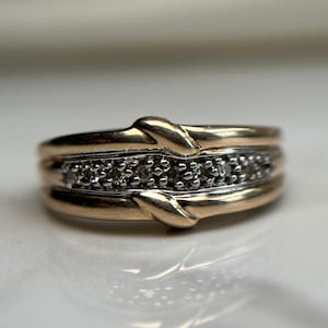 Bague diamant vintage en or 10 kt, bague en or jaune et blanc, anneau de diamants serti pavé, large anneau simple et empilable taille 7 US