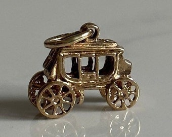 Adorable Vintage 10K Gold Carriage Charm, Vintage Horse Drawn Carriage Pendant, Gold Buggie Charm, Detailed Vintage Gold 10K Charm/Pendant