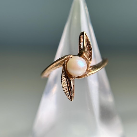 10KT Gold Pearl Leaf Ring: Dainty Bypass Band, Size 4.75