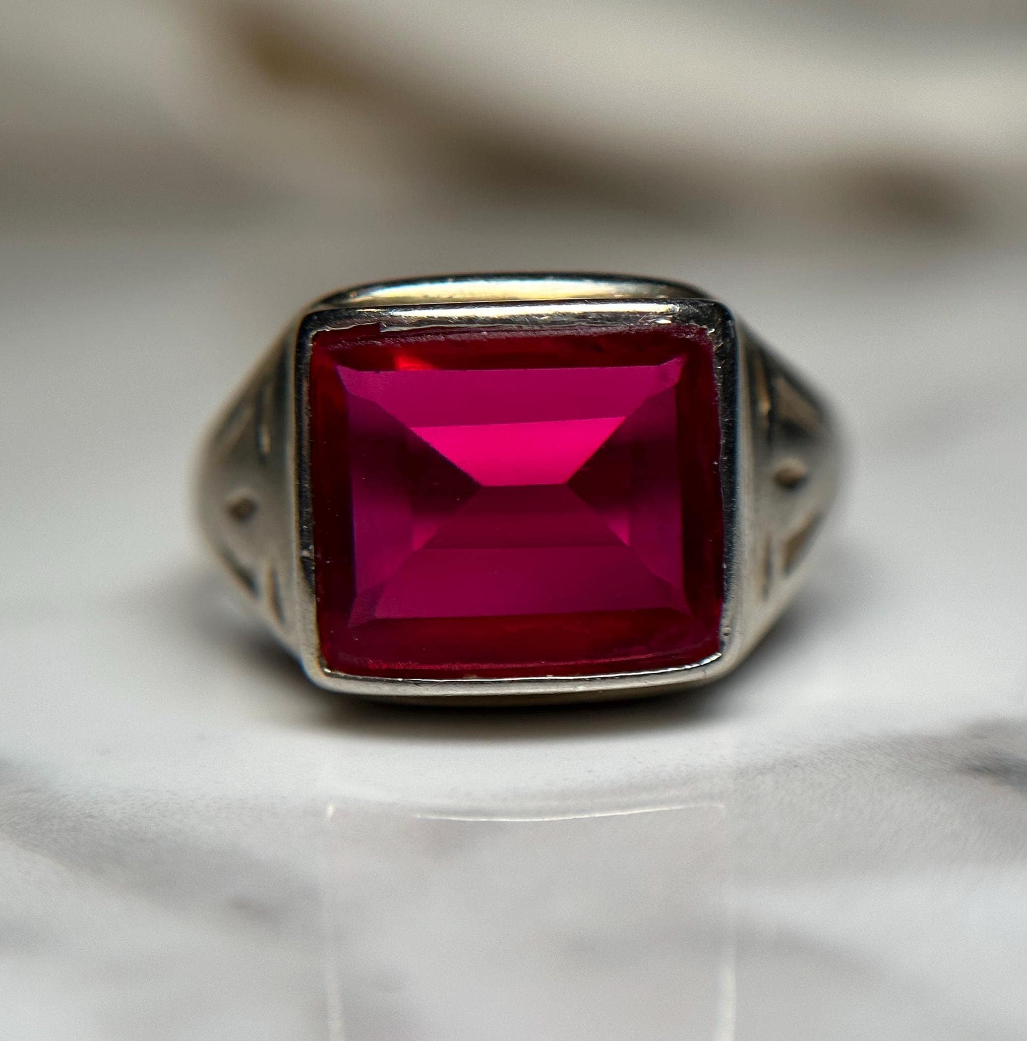 Bague Chevalière Vintage Plaqué Or Rose – Pierres En Cristal – Neuf Avec étiquettes – Générique
