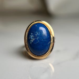 Appraised 8.10CT Natural Sodalite Oval Cabochon Statement Ring, Large Ocean Blue 18KT Yellow Gold Cocktail Jewellery, Band Size 9.25 US