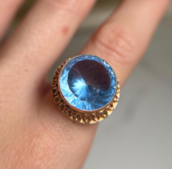 Large 15KT Blue Statement Ring, Estate Yellow Gol… - image 2