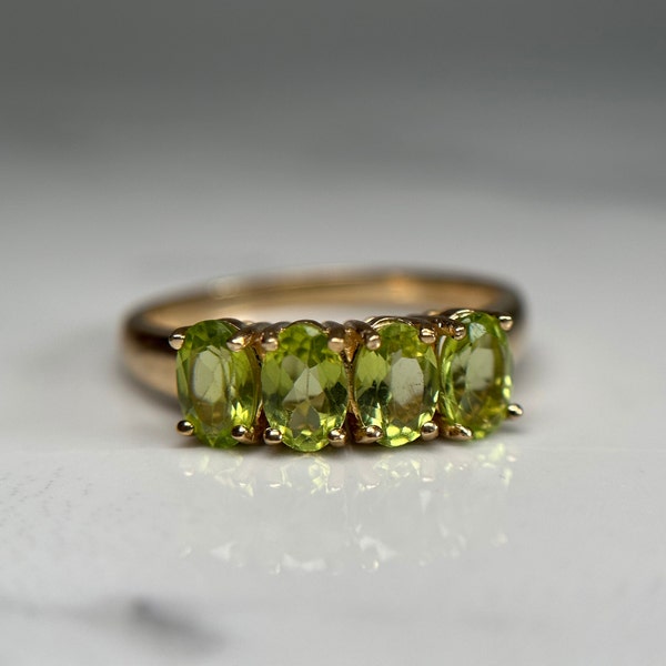 Vintage 10KT Yellow Gold Cast Green Peridot Half Round Band Ring, Light Green Peridot Band, August Birthstone Ring Jewelry, Ring Size 8.5 US