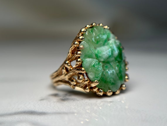 Hand Carved 14KT Gold Jadeite Jade Ring, Jade Sta… - image 3