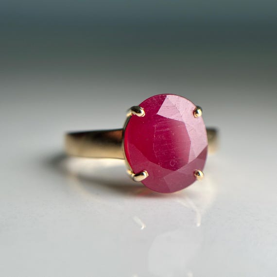 Vibrant 6.05ct Ruby Ring, Solid 14KT Yellow Gold … - image 3