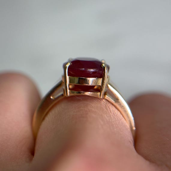 Vibrant 6.05ct Ruby Ring, Solid 14KT Yellow Gold … - image 9