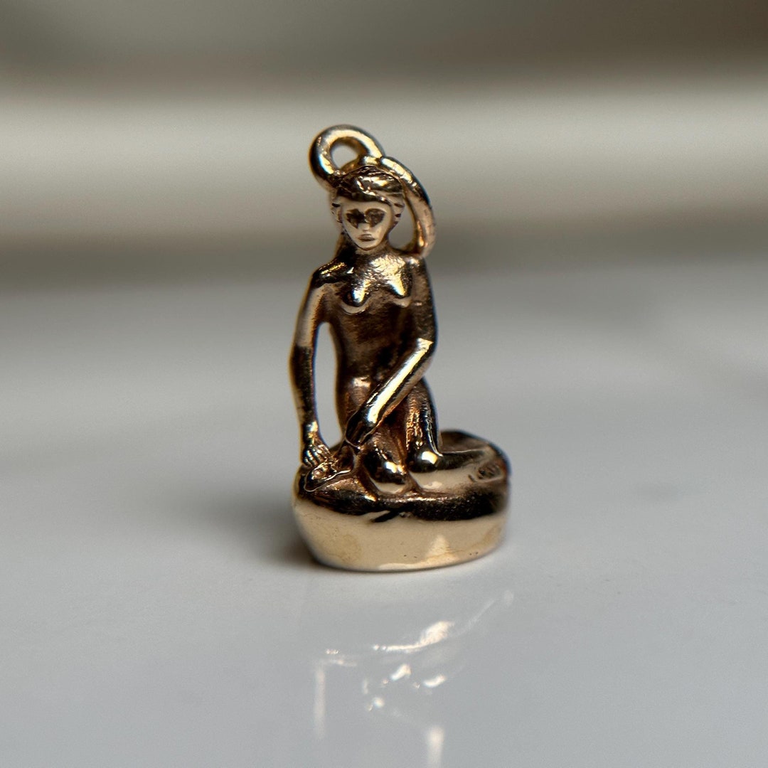 Coco B　ヘレンド　マンダリンチャーム Vintage BH Denmark Gold Charm, Bernhard Hertz Figure of Woman