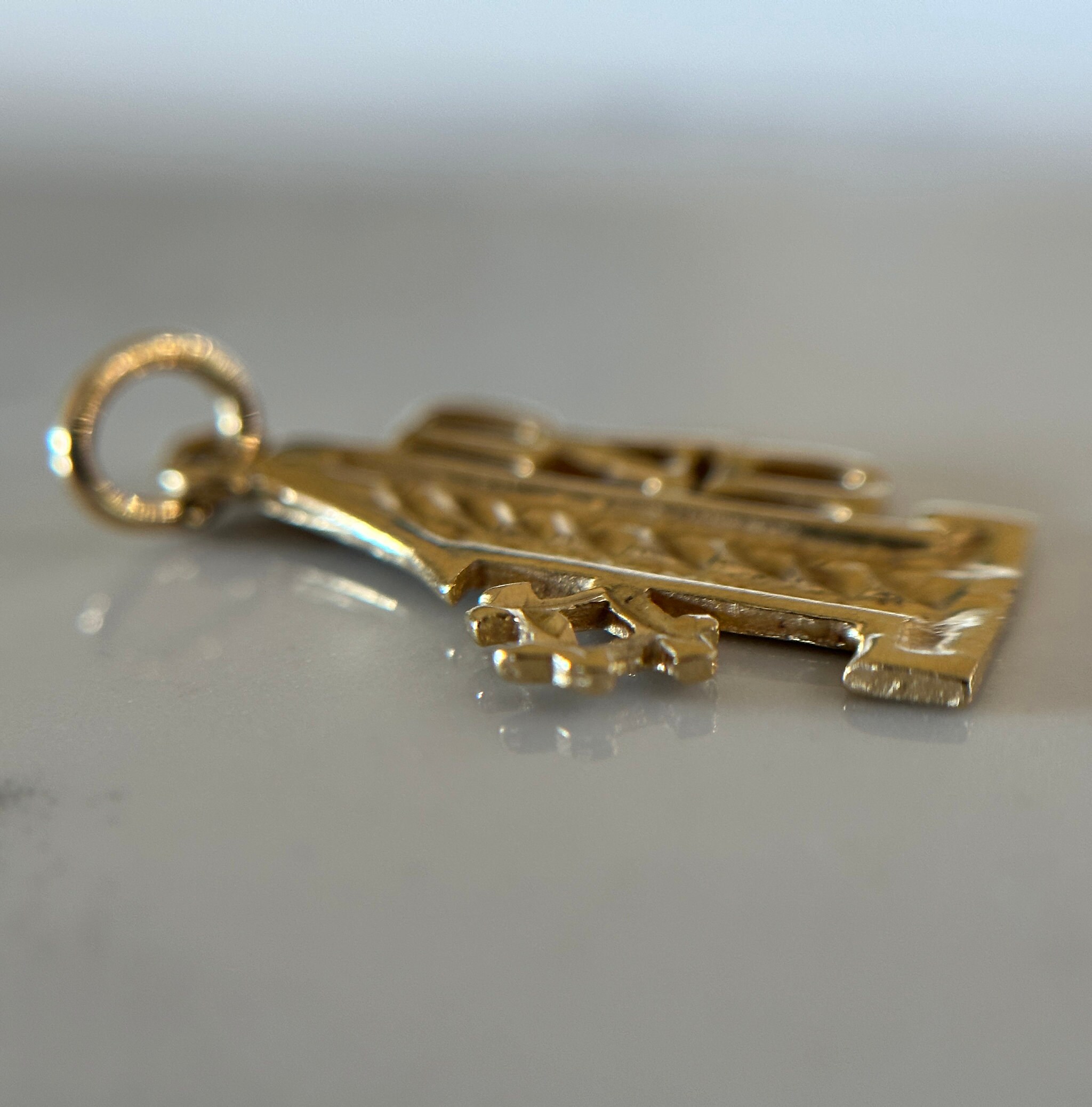 thumbnail image 2 of 9ct Yellow Gold 'No. 1 Dad' Pendant Charm – Traditional Unbranded Gold Jewelry 2 of 6