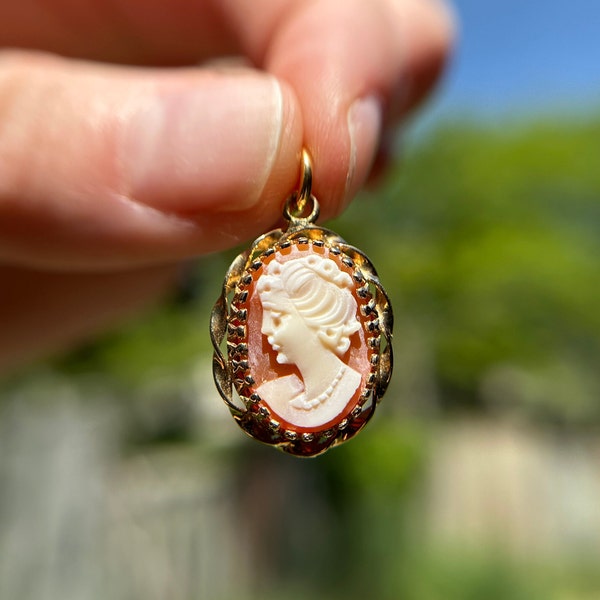 Beautiful Vintage 14KT Yellow Gold Cameo Pendant, Sardonyx Carved Cameo Woman Looking Left, Matching Best Friend/Sister Cameo Pendants