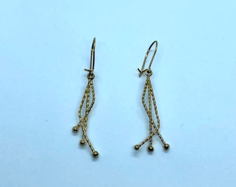 Vintage 10KT Yellow Gold Twisted Iron Wire Design Drop and Dangle Kidney Wire Earrings