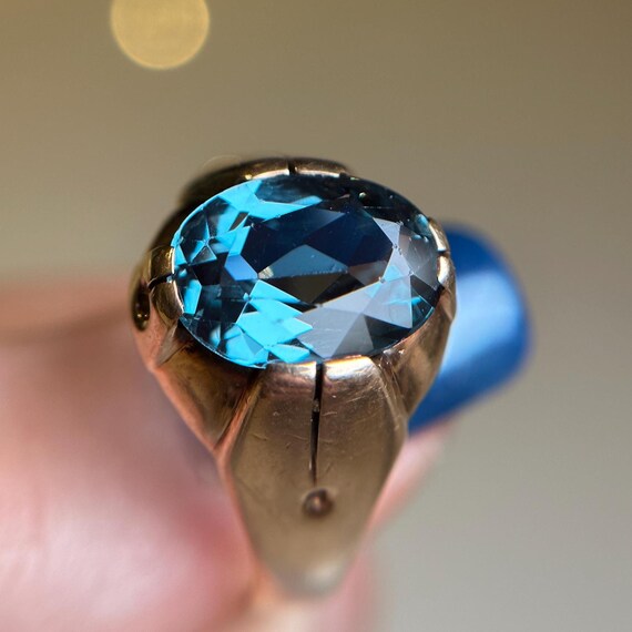 10KT Large Blue Statement Ring, Oval Cut Syntheti… - image 3