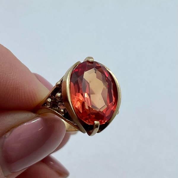Estate 10KT Yellow Gold Fancy Cut Shape Orange Sapphire Ring