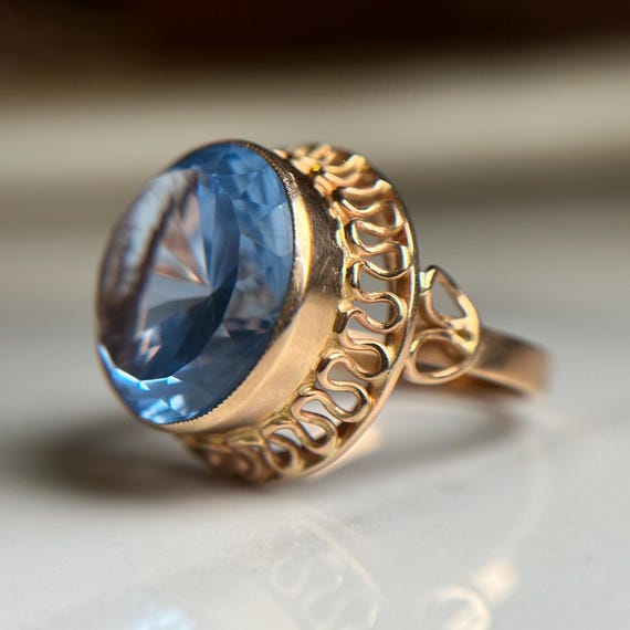 Large 15KT Blue Statement Ring, Estate Yellow Gol… - image 4