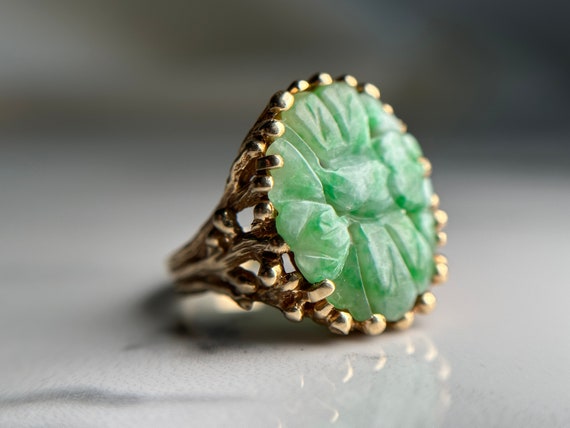 Hand Carved 14KT Gold Jadeite Jade Ring, Jade Sta… - image 5