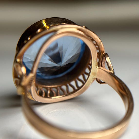 Large 15KT Blue Statement Ring, Estate Yellow Gol… - image 6