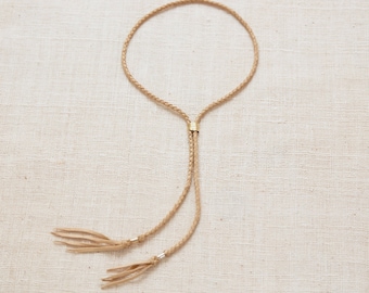 BIG SOEUR BOLO, Geflochtene Lederkette, Bolo Tie, Handgemacht, Boho Schmuck, Festival Mode, Geschenk für Sie, Hirschleder, Hellbraun