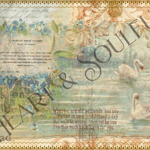 Peut inclure: Une carte postale vintage avec un motif floral bleu et vert. La carte postale pr&eacute;sente un po&egrave;me sur l'enfance et une peinture &agrave; l'aquarelle de deux cygnes blancs sur un lac. Le texte sur la carte postale se lit comme suit : "Quand nous serons vieux, nous sourirons et dirons Nous n'avions aucun souci dans notre enfance Mais nous aurons tort, ce ne sera pas vrai J'ai ce soin que j'ose avoir pour toi."