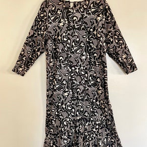 1980s Vintage Cotton Dress With Abstract Splatter Design / Black Cotton Dress & Pale Golden Design / Drop Waist / Ruffle Bottom