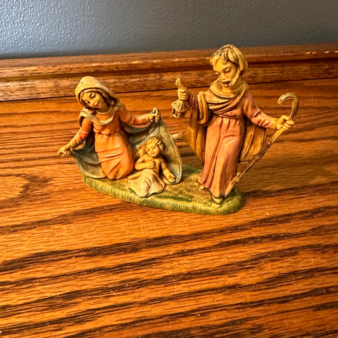 Small Nativity Scene Pastel Colors Marked Italy 13 on Bottom Etsy