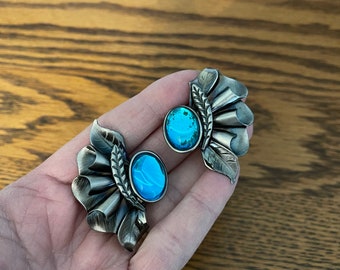 Vintage Mid Century Clip On Blue Stone with Silver Tone