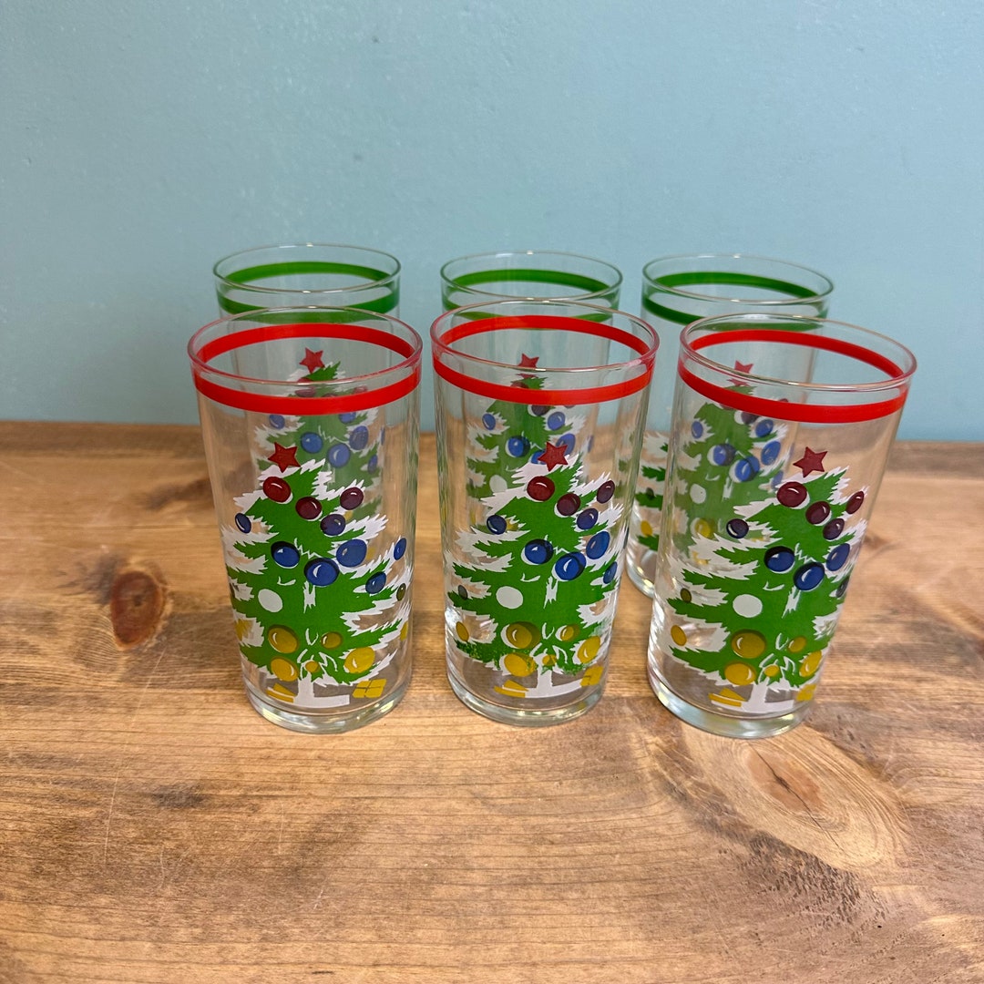 Vintage Christmas Drinking Glassesnull