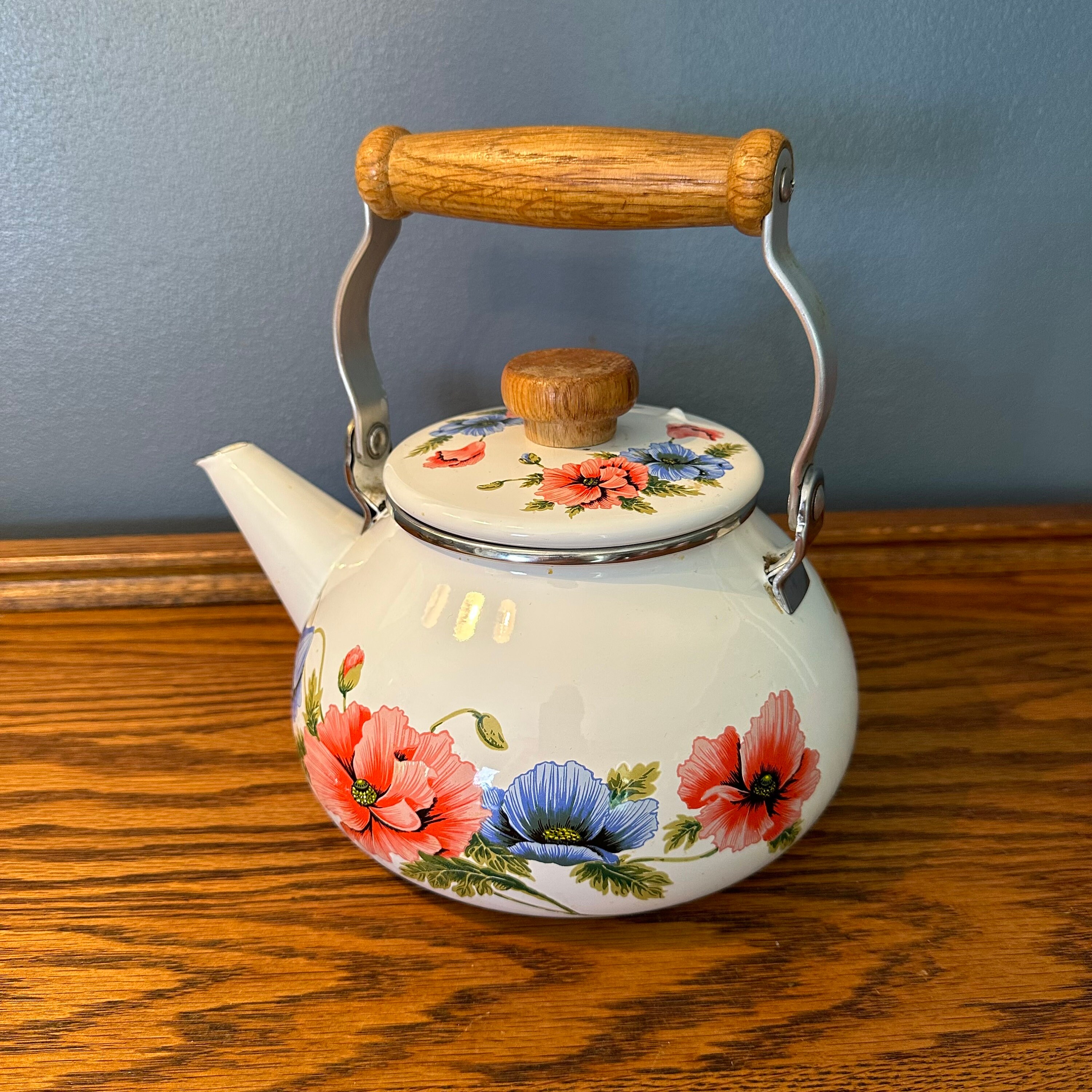 Pumtus 2.6 Quart Vintage Enamel Tea Kettle, Large Enameled Floral Teapot,  Flower Enamel on Steel Tea Pot Coffee Pot with Ceramic Cool Handle for