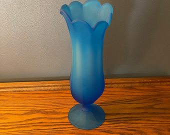 Nice Quality Frosted Glass Blue Scalloped Edge Footed Vase