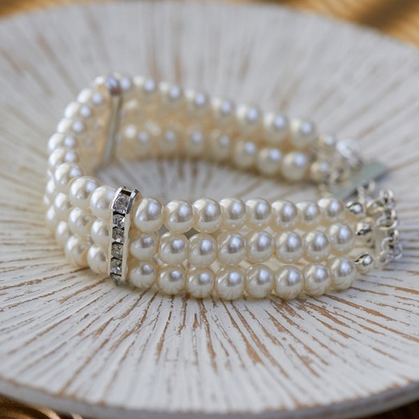 3 bracelets de perles trois rangs, bijoux de mariée, bracelet de demoiselle d'honneur, cadeau de mariage, cadeau de demoiselle d'honneur, bracelet de perles ivoire triple rang