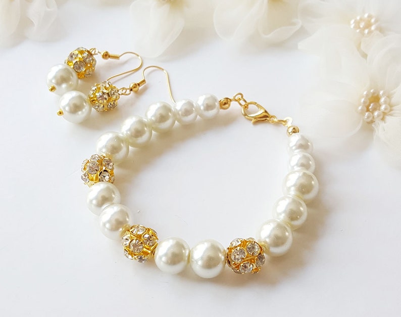 Bridesmaid bracelet earrings, pearl jewelry, wedding gift, bridesmaid gift, ivory pearl bracelet, bridal shower gift, pearl jewelry set Gold color