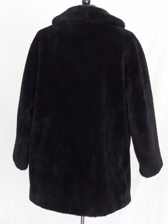COAT SALE / 1960s 70s Coat / Black Faux Fur Satin… - image 3