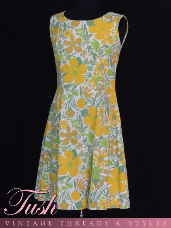 1950s Dress / Green & Yellow Garden Floral Embosse