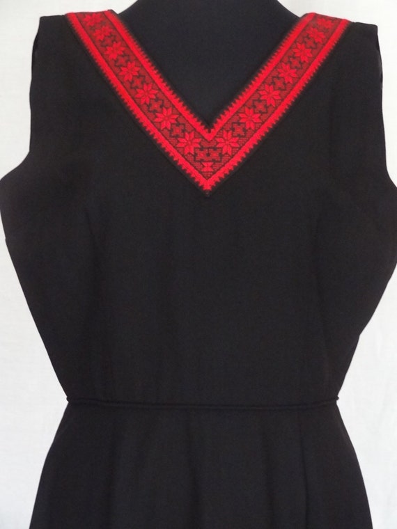 1950s 60s Dress / Black Wiggle Dress w Embroidere… - image 2