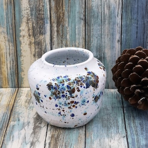 Speckled Ceramic Bud Vase, Handmade Round Pottery Vase, Small White Blue Flower Vase, Portuguese Pottery, Housewarming Gift