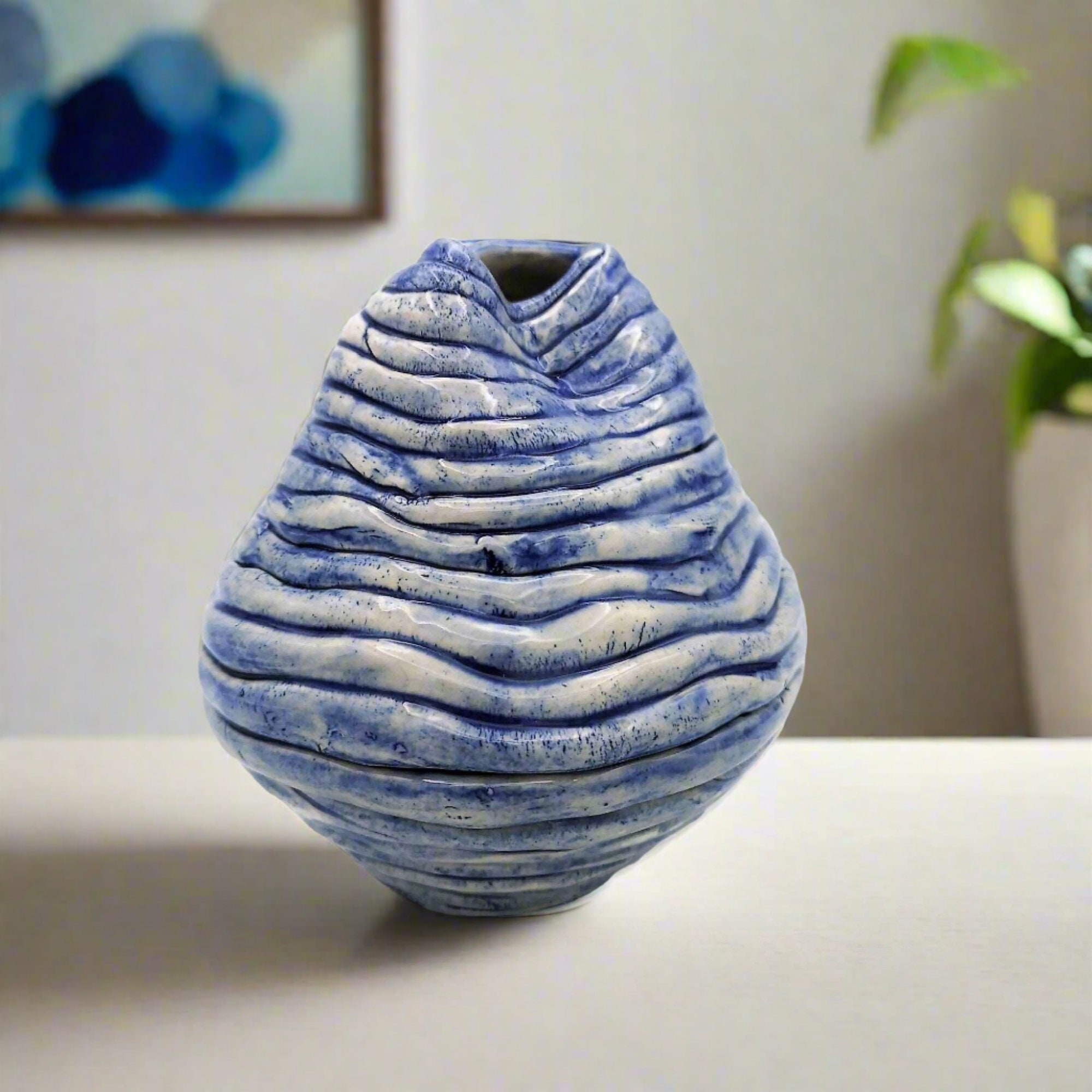 青い絵柄の陶器製花瓶 青い花柄の陶器製花瓶-日本売れ済