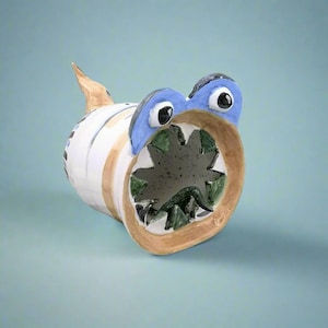 Handgemaakte keramische rare sculptuur, moderne dierenfiguurkunst van klei