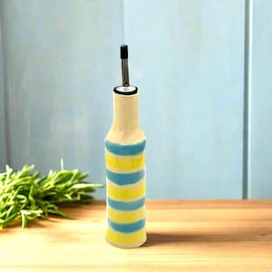 Handmade Ceramic Olive Oil Dispenser – Decorative Stoneware Bottle – Kitchen Gift