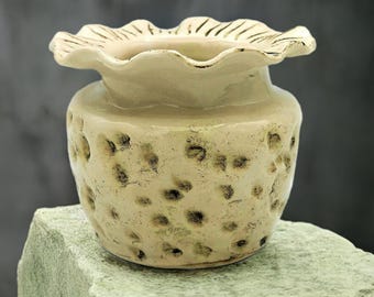 Vaso de cerâmica bege feito à mão - Cerâmica artesanal grande, texturizada e com formato orgânico