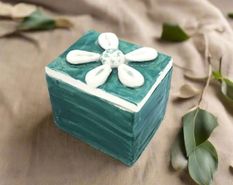 Handmade Ceramic Trinket Box with Lid – Custom Jewelry Keepsake Box for Women