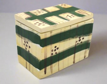 Handmade Ceramic Jewelry Box – Decorative Hand-Painted Box with Lid, Green Keepsake Box