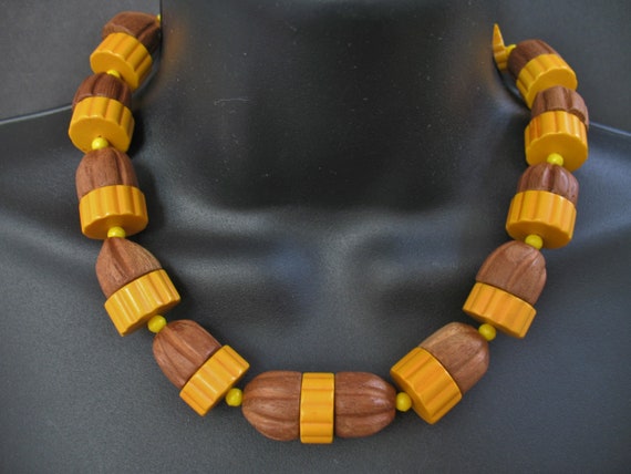 Vintage 30s 40s Chunky CARVED Wood and Carved But… - image 7